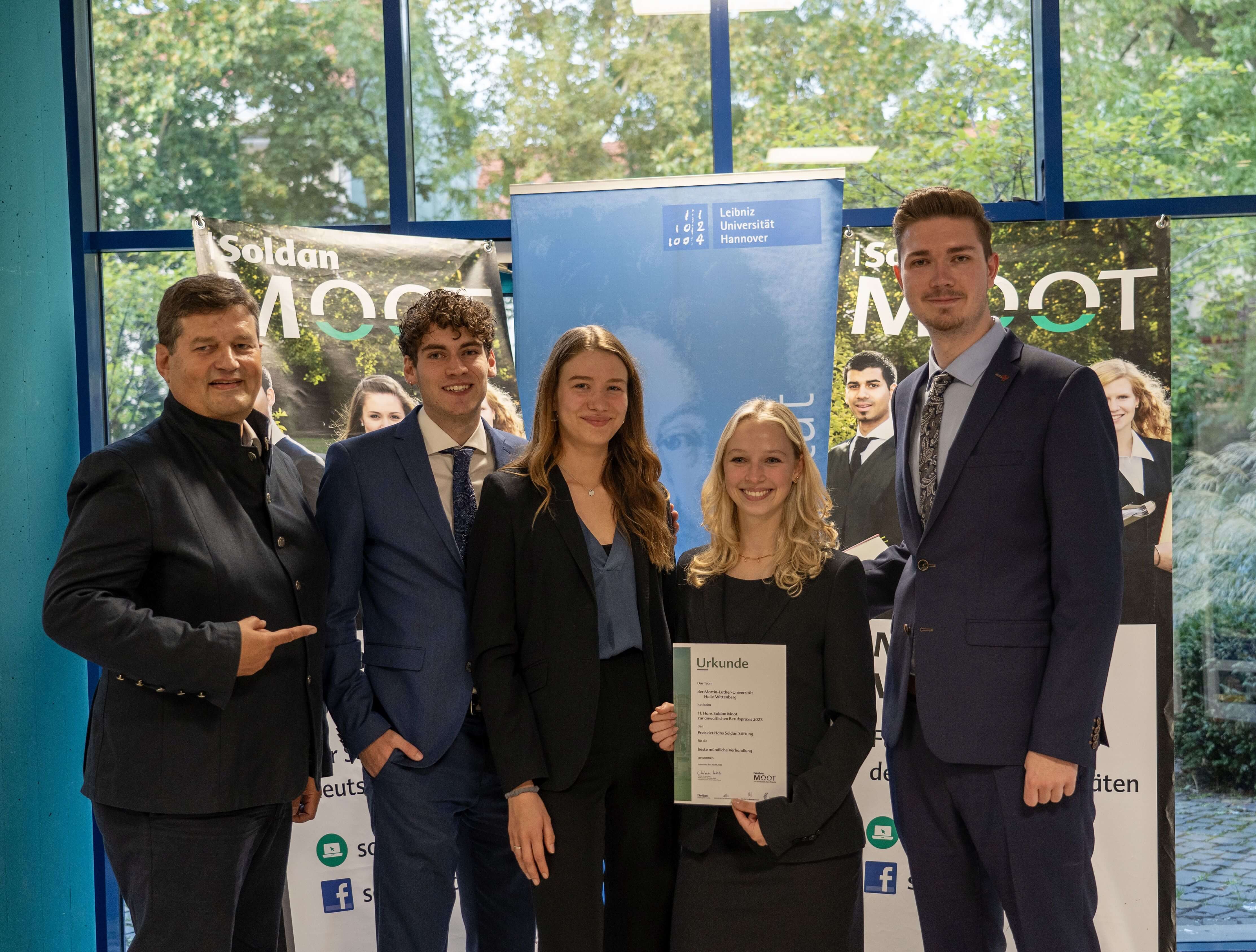 Team II Von Der MLU Halle-Wittenberg Ist Gewinner Des Soldan Moot ...